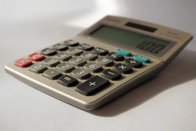 calculator, computer, calculate, how to calculate, mathematics, calculation, pay, keys, input, finance, input keys, equipment, accountant, accounting, advisor, bills, trade, kaufmann, business, exams, financing, arithmetic operations, estimate, banks, work, calculator, calculator, calculator, mathematics, estimate, estimate, estimate, estimate, estimate. How to calculate and report micro influencer marketing return on investment